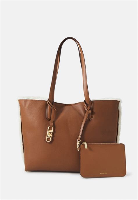 usa zakupy michael kors lezal na podlodze|Michael Kors outlet.